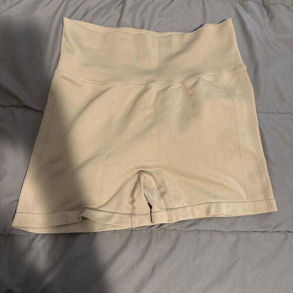 peachybunz tan gymshorts #dyfne... - Picture 2 of 3